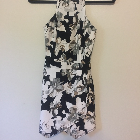 Soprano romper 🖤 - Picture 5 of 7